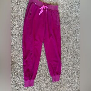 Figs women’s scrub joggers in Magenta